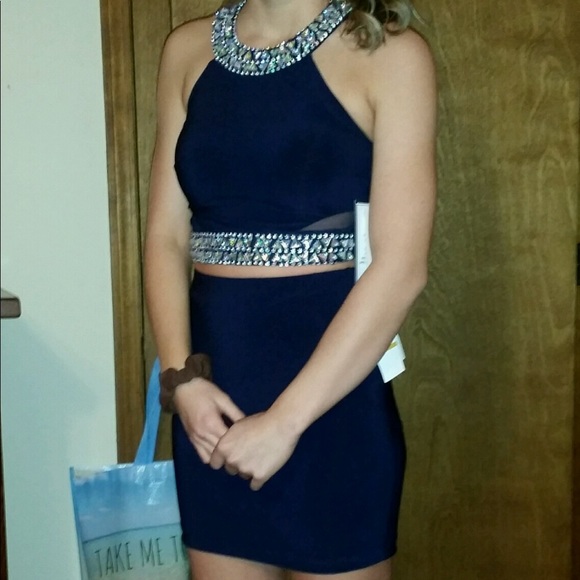 Dresses & Skirts - Short navy blue formal dress